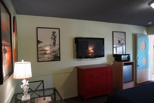Huntington Surf Inn image 10