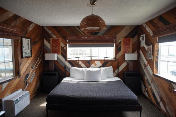 Huntington Surf Inn image 15